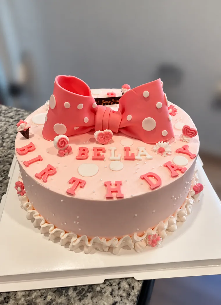 Pink bow birthday cake by Anita Lin